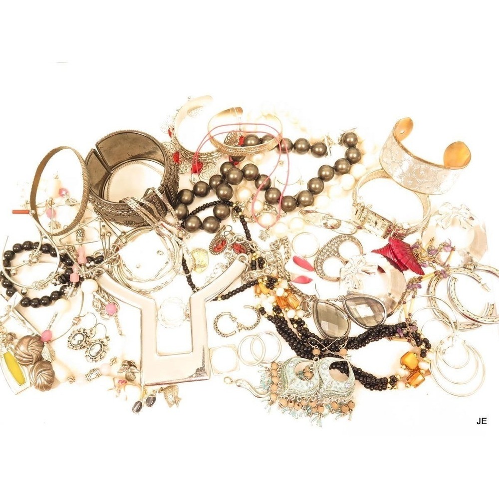 1LB11OZ MODERN JEWELRY LOT*HEAVY SILVER‎ COLLAR NECKLACE*HOOPS*WATCH*GLASS*A617